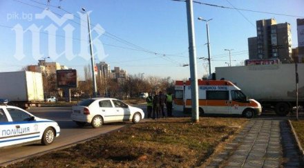 млада жена опасност живота ауди помете избяга