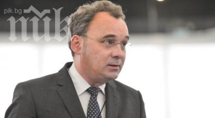 евродепутатът качмарек волен сидеров пряко замесен притискането депутати офшорки