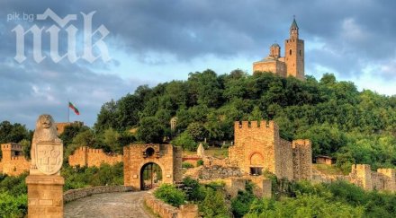 монтират камбана входа царевец