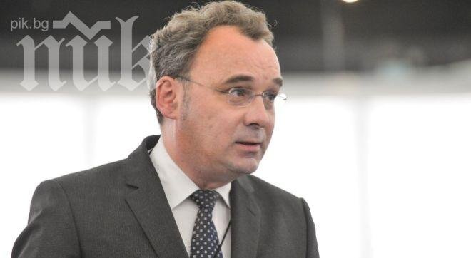 Евродепутатът Качмарек: Волен Сидеров е пряко замесен в притискането на депутати с офшорки