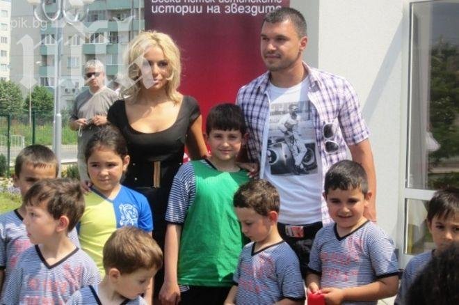 Алисия заряза Валери Божинов на село