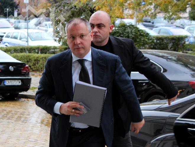 Война за евролистата в БСП! Сергей Станишев в паника от раздора между Пирински и Калфин!