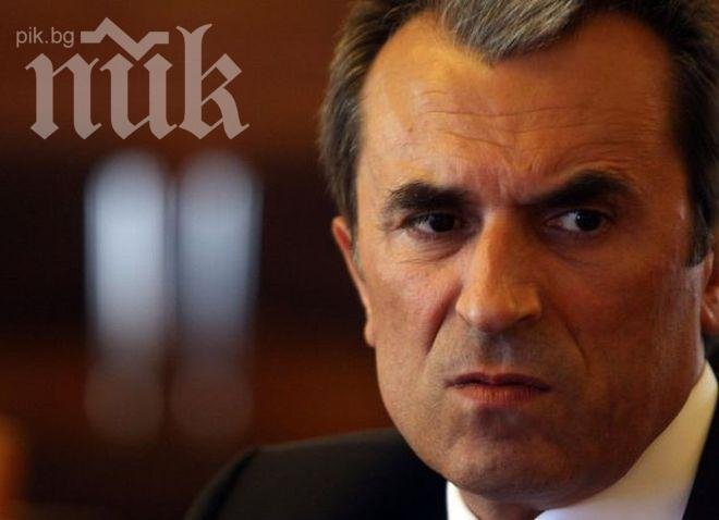 Орешарски: Няма да сменям министри! Не коментирам Борисов