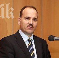 Албанският президент шокира - честити Великден!