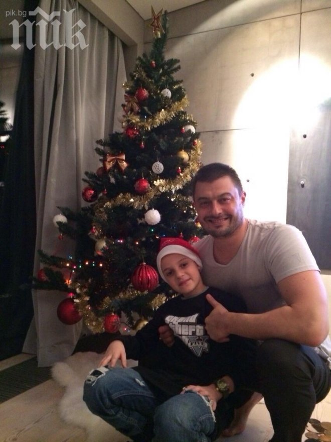 Бареков в специално обръщение за Коледа: Да се сте здрави, щастливи и усмихнати!