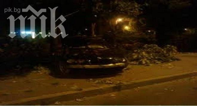 Забиха кирка в тавана на кола

