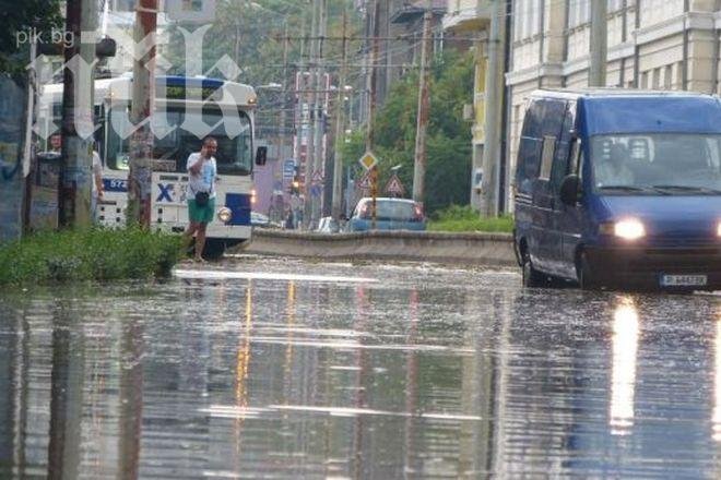 Жителите на мексиканския щат Табаско напускат домовете си заради наводнения