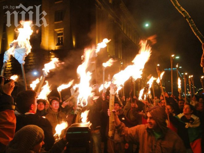 Протестът отбеляза юбилей! Защо?