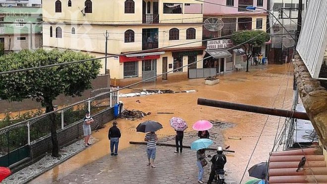 38 души загинаха при наводнения в Бразилия