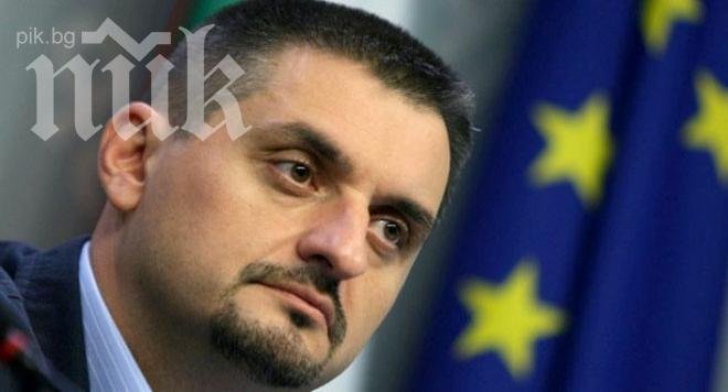 Добрев се покри след скандала 