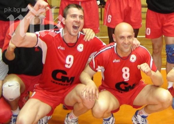 ЦСКА награди фен с вино и суджук 