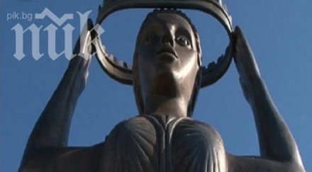 статуя предизвика война царево