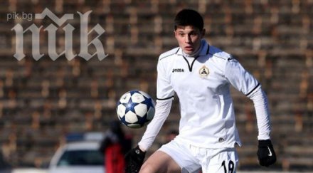 базел също интересува стефан велков