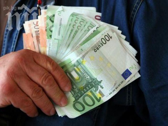  Баща продава на търг 2-месечната си щерка. Била болна от астма