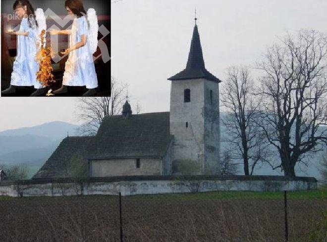 Истински ужас в църква! Момиченце с ангелски крила пламна като факла от свещ 