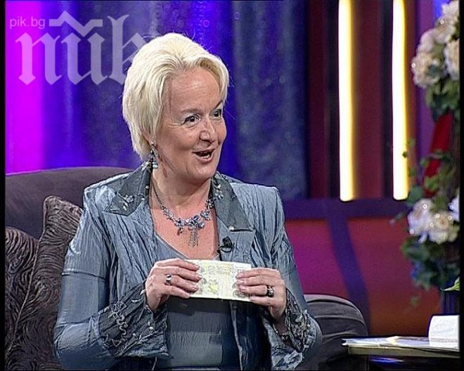 Алена: Правителството ще падне през 2014 г. Бойко все още има шанс да управлява