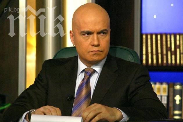 ШОКИРАЩО! Слави катастрофирал на път за сватбата на колега!