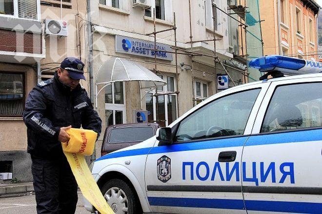 Наръгаха 21-годишен във Варна, борят се за живота му