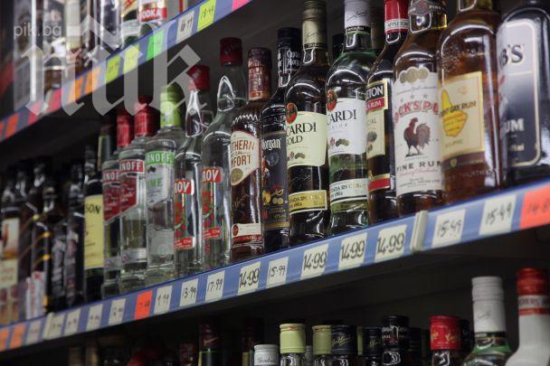 Засилени проверки по заведенията за менте алкохол