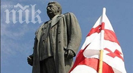 демонтираха паметник сталин родната грузия