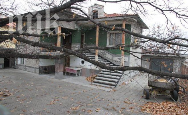 Драма в Пловдивско! Мъж закопа брат си в двора