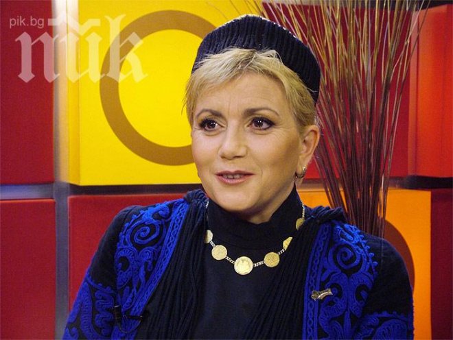 Николина Чакърдъкова бясна: Кой им даде право да викат Оставка на Нова година