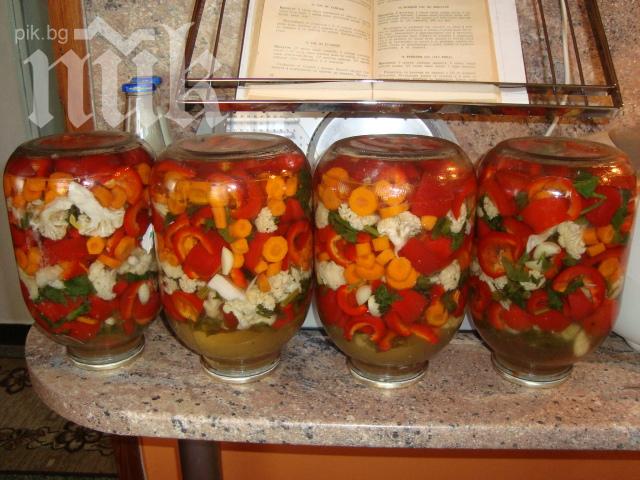 Крадци задигнаха зимнина и вино навръх Нова година