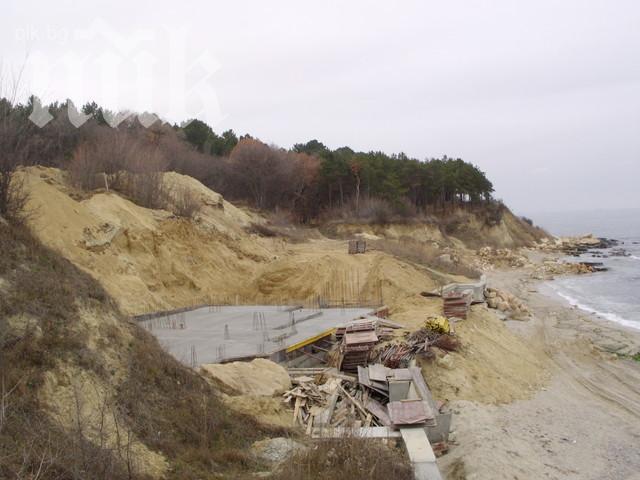 Безочие! Леят бетон за нов хотел на метри от морето над Варна 