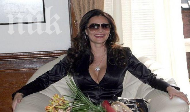 Ракета от шоуто на Цеца Величкович рани няколко души (видео)