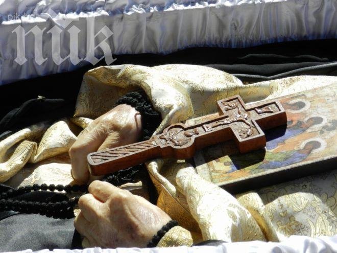 Не успял да го преглътне! Цигани обраха 7 бона от дядо, той почина от шока