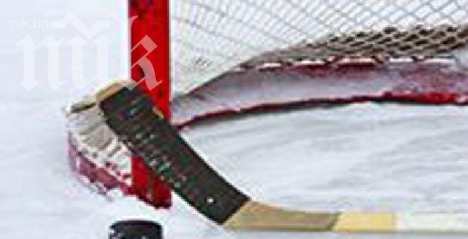 Гаф! Извикаха пенсионер в националния на САЩ по хокей на лед за Сочи