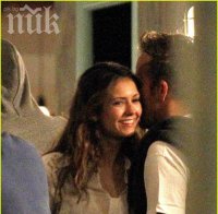 24-годишната Нина Добрев си свали колега-актьор на 40