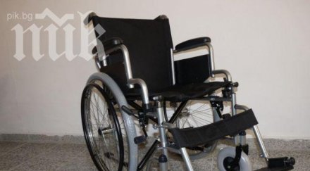 инвалидна количка ники прави първи стъпки