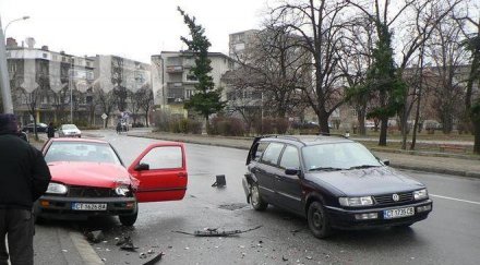два фолксвагена катастрофираха казанлък