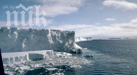 китайският спасителен кораб също блокиран ледовете антарктика