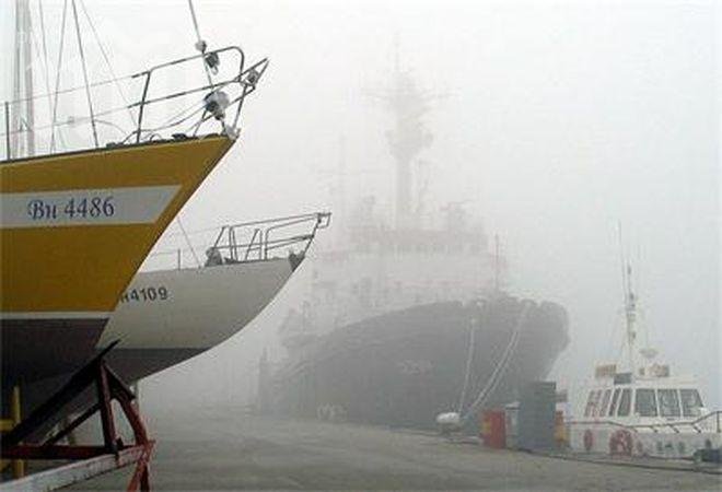 Мъгла затвори пристанище Бургас