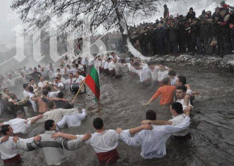 100 000 честват Йордановден, 300 000 - Ивановден. Вижте статистика на имената