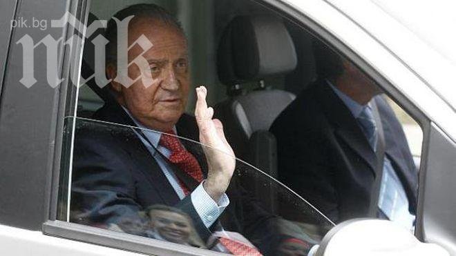 Повечето испанци искат кралят да абдикира