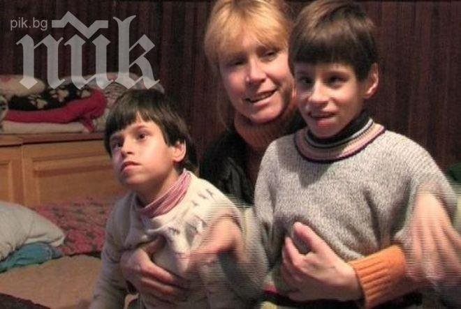 Майка на близначета с парализа бедства в Кюстендилско