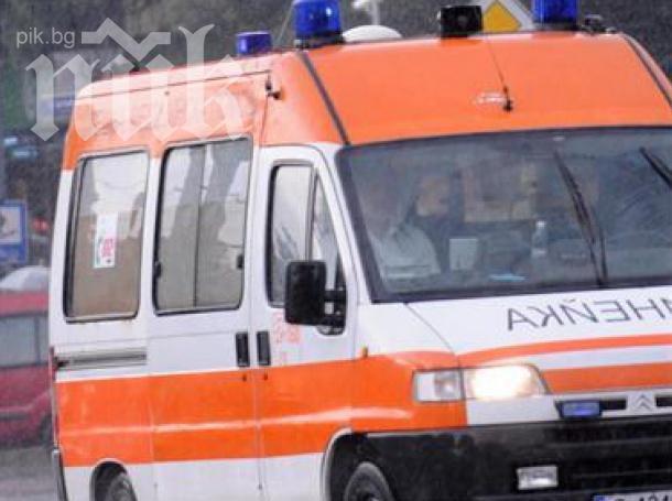 Психично болна се хвърли под линейка