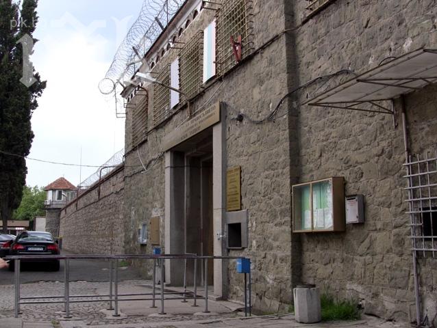 Затворник-отпускар се напи по празниците и забрави да се прибере зад решетките