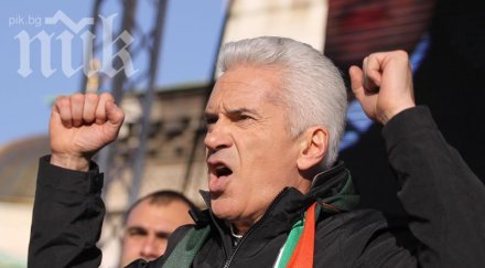 политолози скандалът успех волен