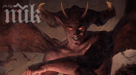 вдигат статуя сатаната