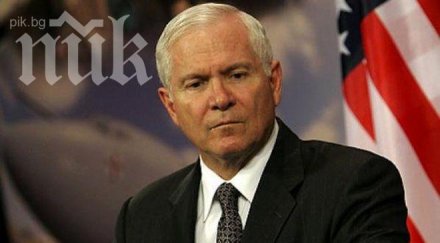 робърт гейтс критикува външната политика обама