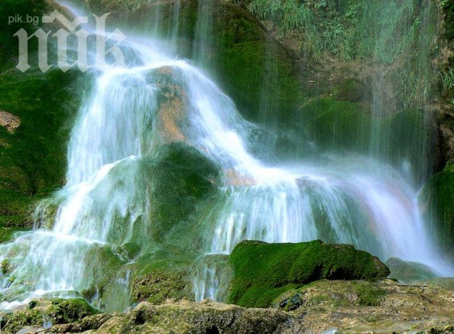 Уникалният Крушунски водопад пресъхва