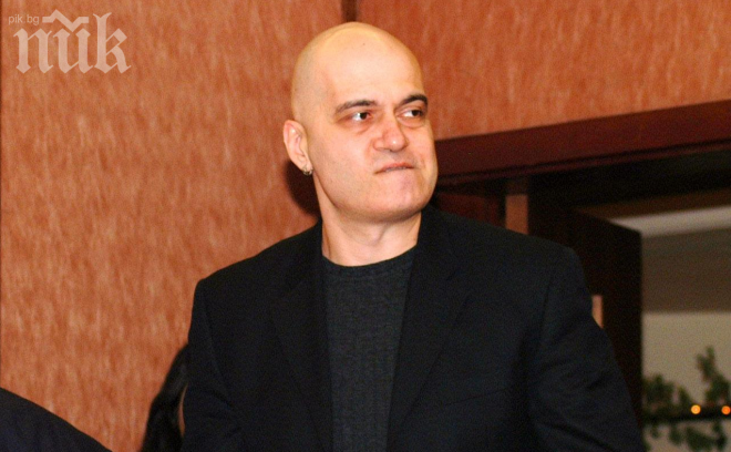 Шок! Слави Трифонов загуби 1 млн. лв. Парите в банковите му сметки се топят заради кризата
