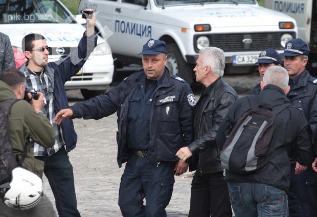 Само в ПИК! Ето показанията на стюардесата от скандалния полет с Волен! Вижте какво е станало на борда!