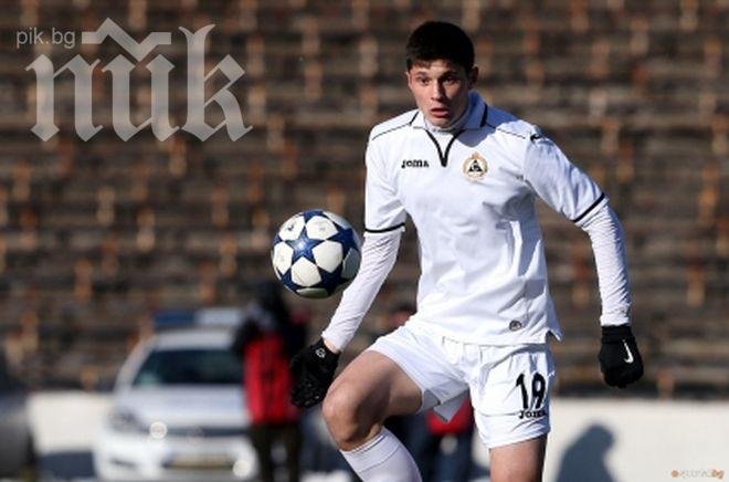 Слава Богу! Травмата на Стефан Велков е по-лека, оперират го днес