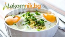 Запечени яйца с домати и колбас