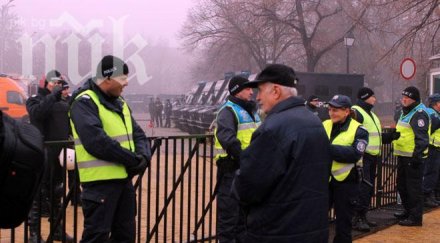 нов протест 1600 питат полицаите сидеров бие